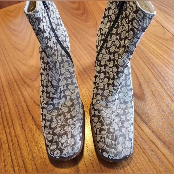 Women’s Coach Boots - Picture 1 of 8